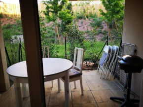 Quiet charming T2 with terrace 5km from Lyon